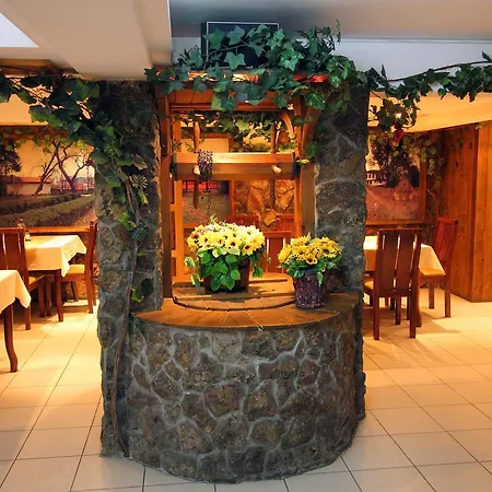 Family Izvora * Tryavna